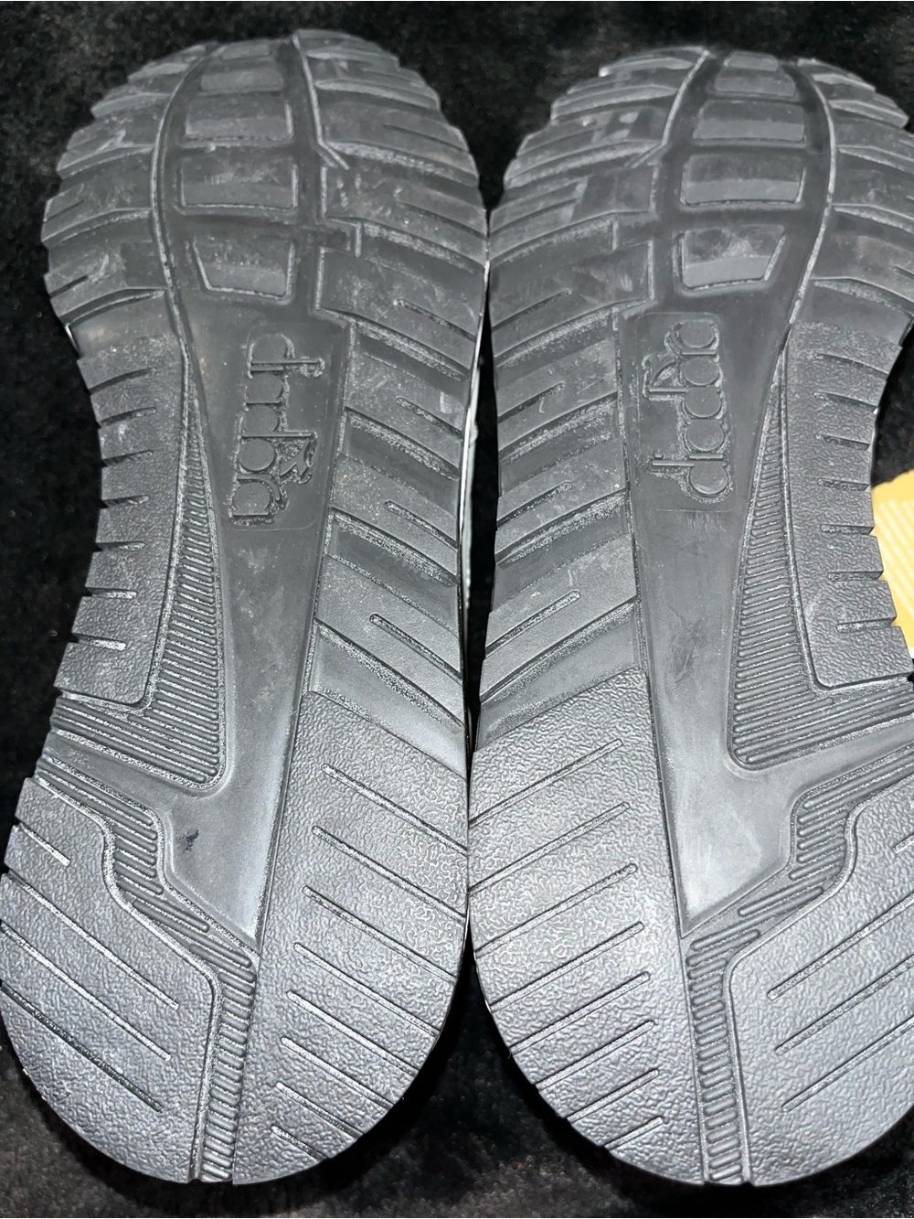 Diadora Logo Detail Sneakers in Gray & White - Picture 6 of 6